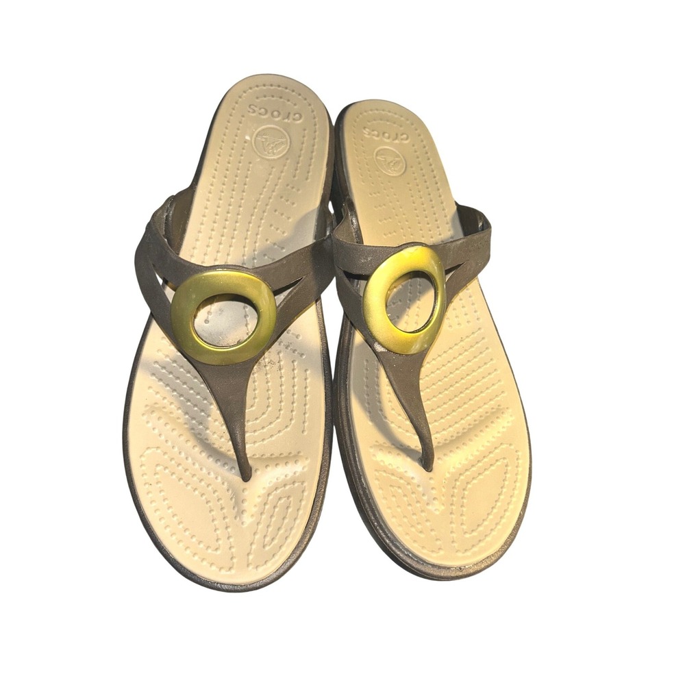 Crocs Sanrah Wedge Flip Flops Brown Tan Gold Ring Sandals Womens 11